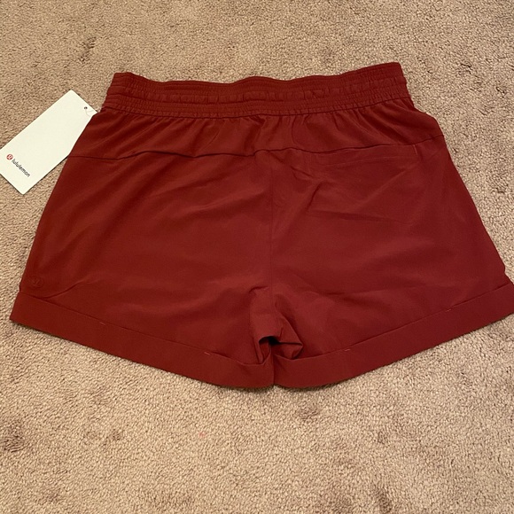 NWT Lululemon Spring Break Away Short 3” - Picture 7 of 11